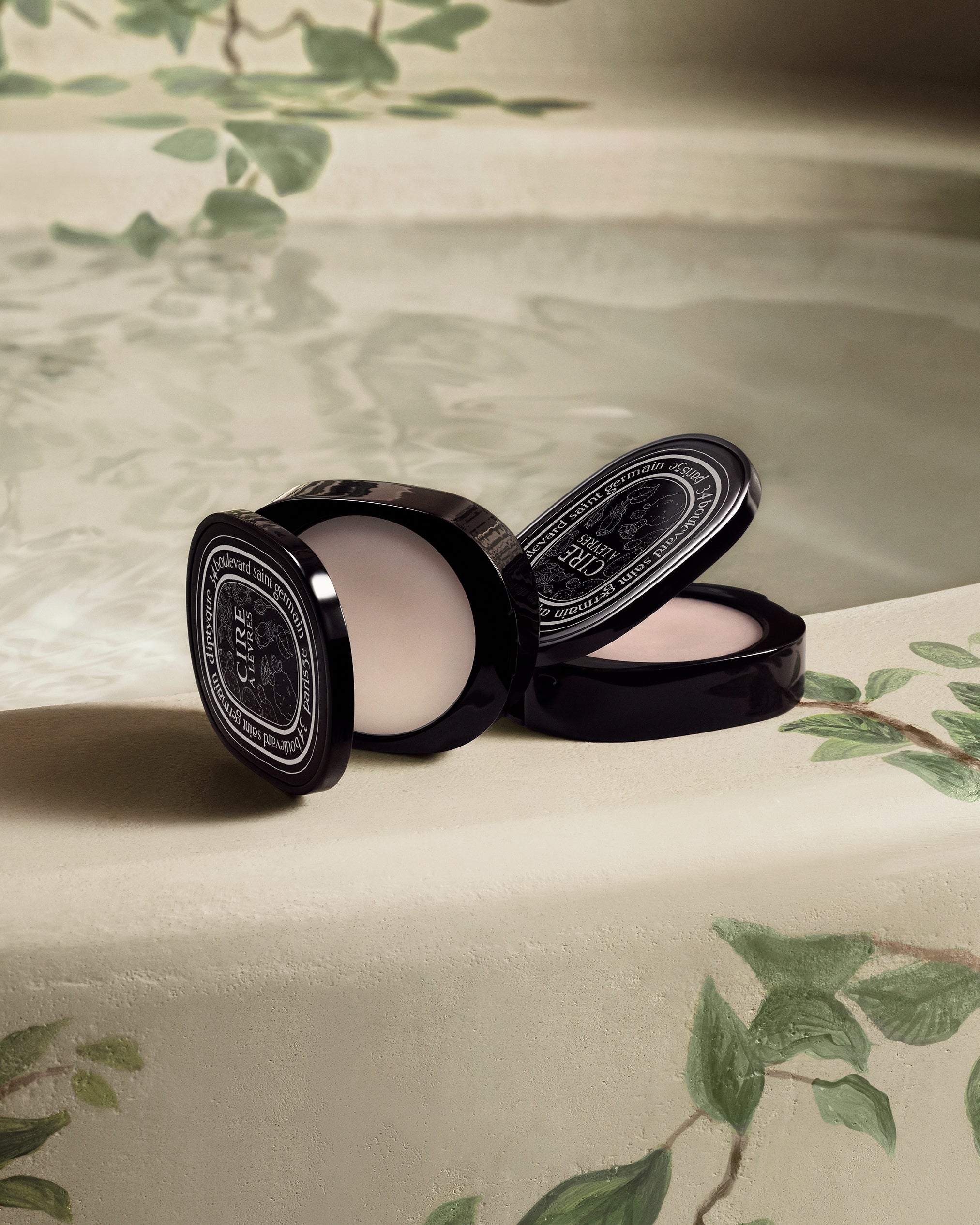 diptyque オーバルミラー 美品 9月1日新登場 限定版 ミラーボックス オーバル – Diptyque Paris